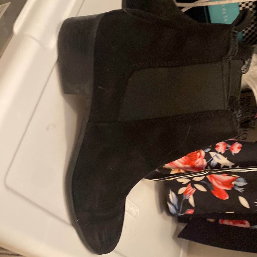 Black low heeled booties
